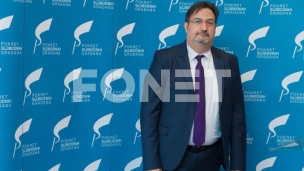 Vlast obmanjuje i građane i EU